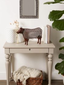 CHICKEN WIRE COW SCULPTURE